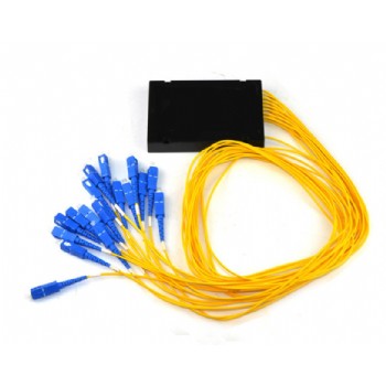 1 * 16 Box Type UPC Single Mode Fiber Splitter With SC Connector Wide Operating Wavelength